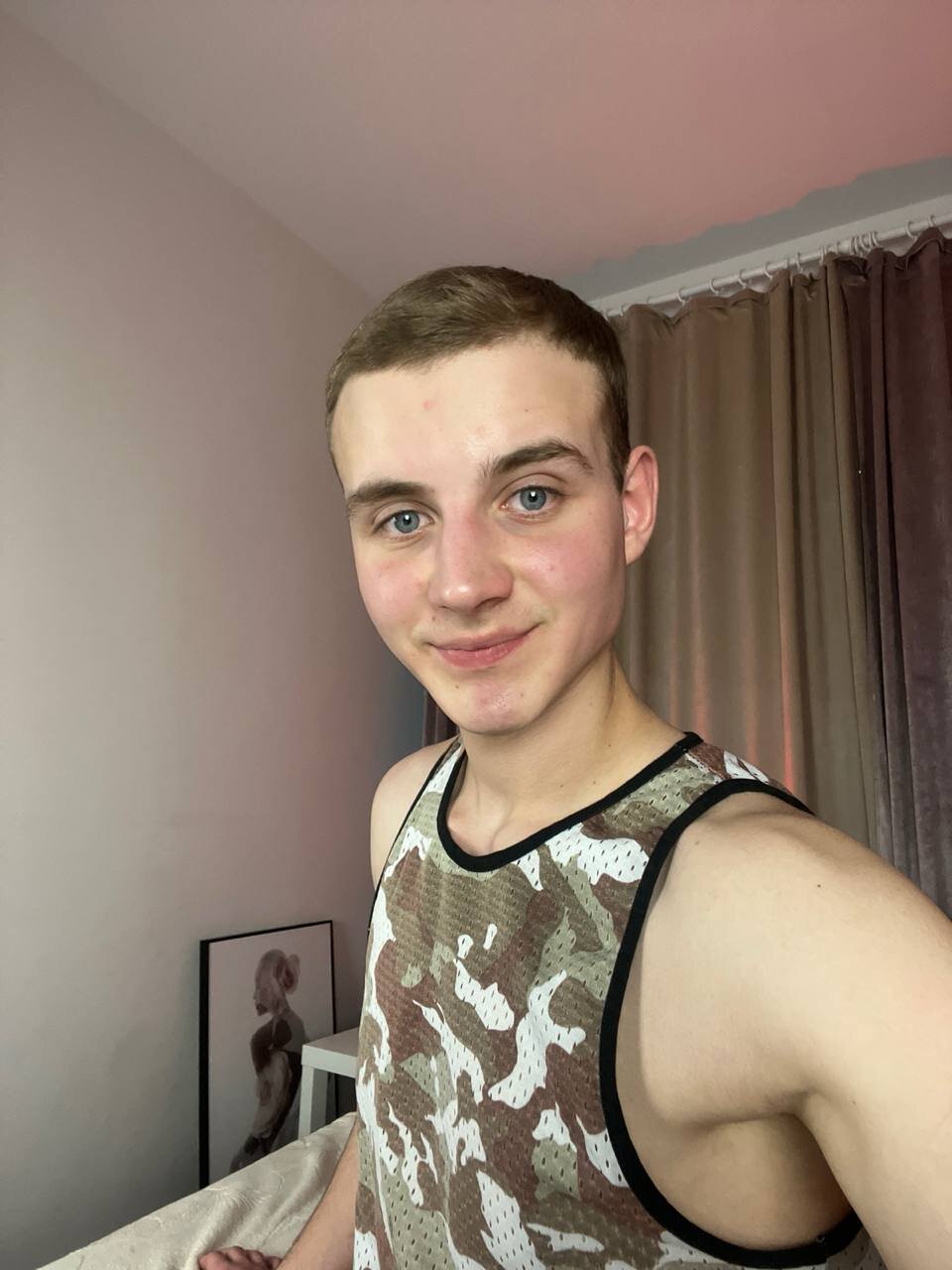 HereAlexColee Poză populară 589