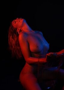 SophiaPotts New Era Pic 4