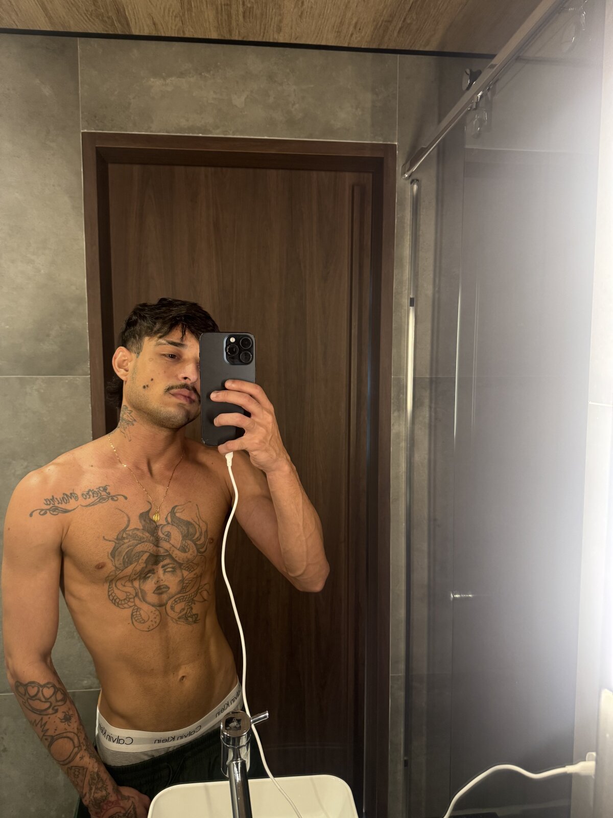 ruffvip 님의 트렌드 중인 사진  187개