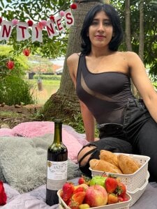 Violet_rousse7 A beautiful picnic day at the lake with my friends Εικόνα 2