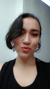 Carolaine_Dh1 Public Pic