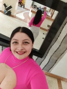 AlisonHalle Public Pic 2