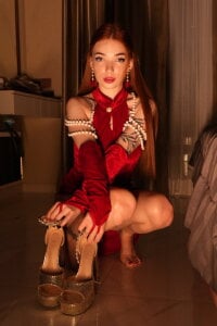 LinaaVelle Public Pic 2