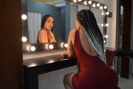 ebony_clyde_