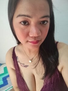 PreggyHotBigBoobs Public Hình 4