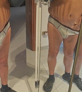 jhonschen's Si guarda allo specchio.... Sex Photo 8