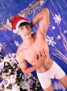 AlessioVitale: ❄️😏 Cold night… hot body. ( 3 фото)