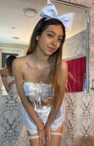 CloeSilver IN WONDERLAND Pic 2