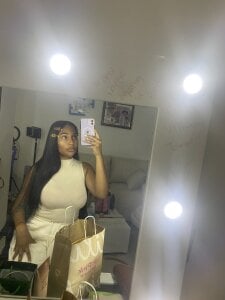 damaris0523 Public Pic