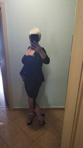 SluttyMomy Public Pic 5