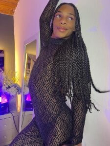 Hilaryguzman Public Pic 5