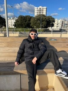 Louistick Public Pic 3