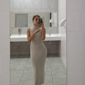 SallyMills Public Pic