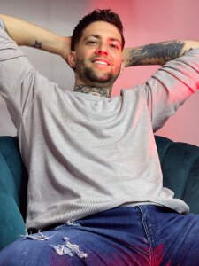 Supreme_Alpha: Public ( 8 фото)