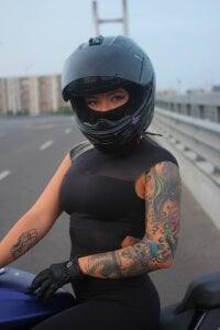 Red_Lara Biker girl 🏁 Fotografie XXX 3