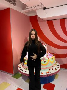 LisaSmiths I'm eating a sweet cake... heheheh Pic 4