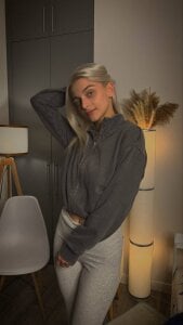 AdameShoyer Great moments with her Pic