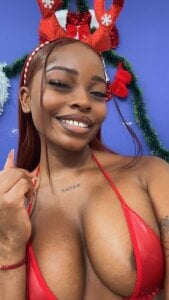 ShantalGomes Christmas is near guys 🥰😘 Pic 4