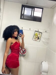 Micaela_valkova: Public ( 7 фото)