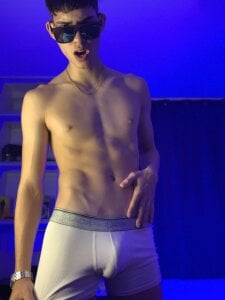 god_drake I make my skin shine like the stars that illuminate you Pic 3