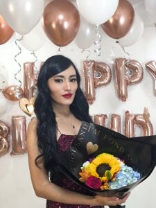 SophieBaker__のToday, it's not the years that count, but the smiles! Happy birthday to me! 🥰🎂🎁の 5枚の写真