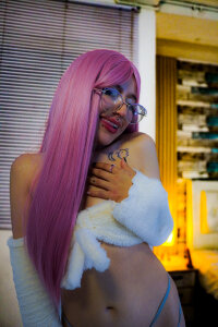 Red_VelvetBunny Cute outfit with a pink wig Pic 5