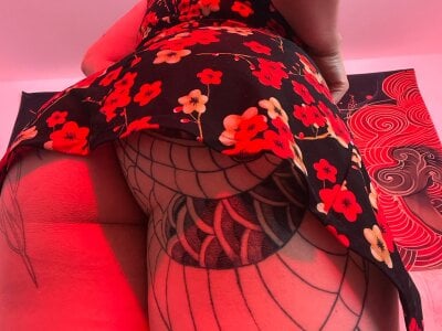 annika_taylor 💜💜💜💜 Foto 4