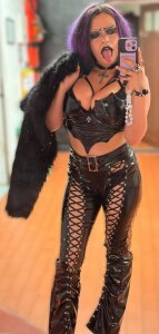 Belladonna_trix "Tonight, I'll take charge..." 🖤😈 Pic 5