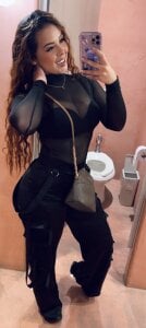 April_Beckett02 Public Pic 8