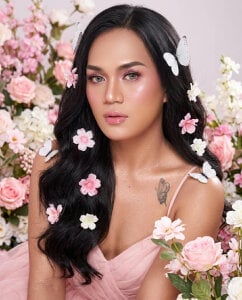 PlayfullBella Eyes on me ! . fénykép