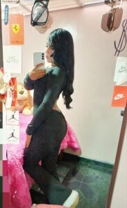 Mia_Bailey_ Public Hình 5