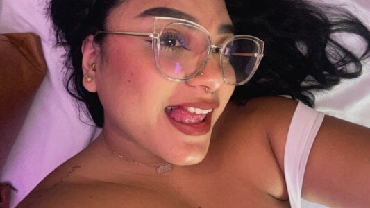 AryRose_ lips that provoke... Pic