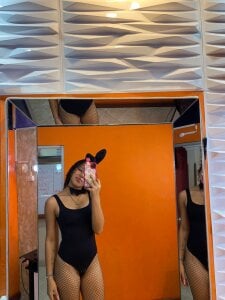 LESLYSIMPSON's XXX Nude Photo 2