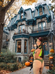 LiaMonroee_ Sweet or naughty? 🥵🎃 Pic 6