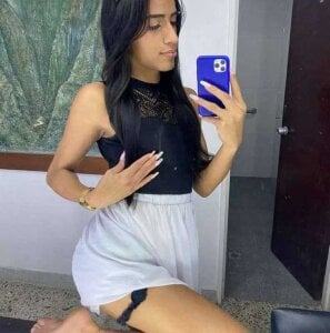 AlexaWarner Public  3. fénykép