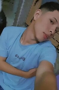 Steven19_LatinBoy Public Pic 8