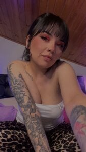 luckylaura: Me ( 5 фото)