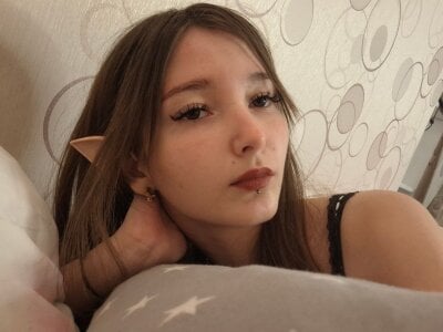 DongMolt Clara the Elf Immagine  2