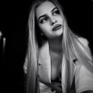 Emmastonofiend Public Pic 4