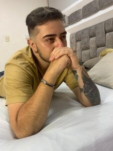 Ethan_Greys Public Pic 7