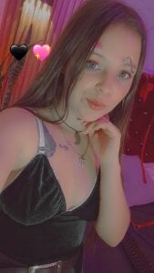 Danna-Rouse with red hehe Gambar 5