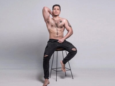 Noah_Swagger_ Hairy Pic