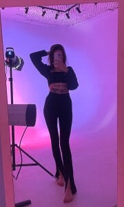 AlmaryKim Public Pic 4