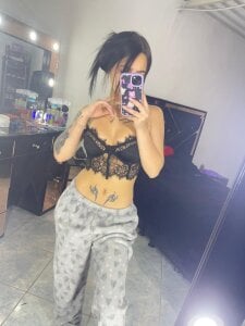 Violettasquirt many kisses, loves Pic