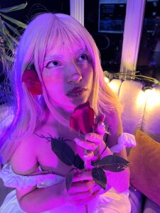 Melody-chers Between lights and petals I become a dream that you can't touch... but you can imagine 💋🌹 사진 4