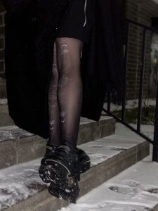 LiyaLuna My legs are deciding everything today Pic 5