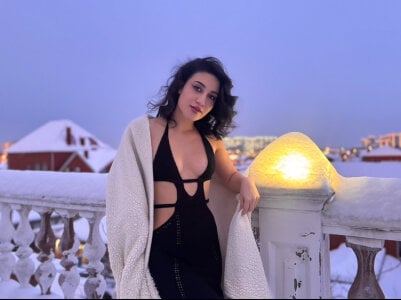 Maya_Rogerss: Winter photo shoot for my favorite viewers❄️❤️‍🔥 ( 4 фото)