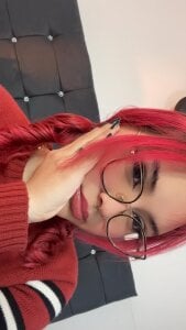 SharonFenix Red🔥 Pic