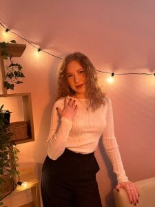 AnishaViens Public Gambar