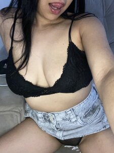 EmyMoreninha Minha mini saia Pic 5